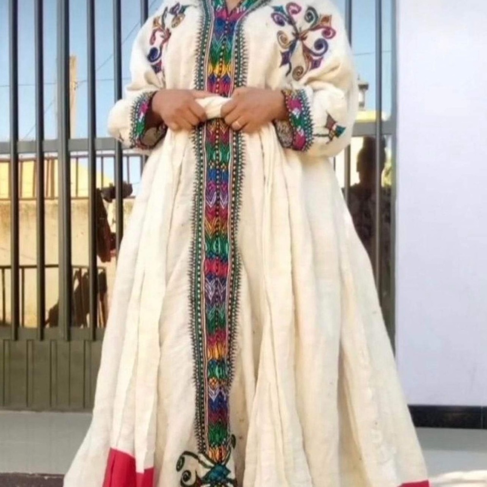 Ethiopian traditional dress/kamis bahilwe kemis (የሐበሻ የሐገር ባህል ልብስ)